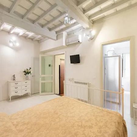 Happy Santa Croce 2 Apartment *